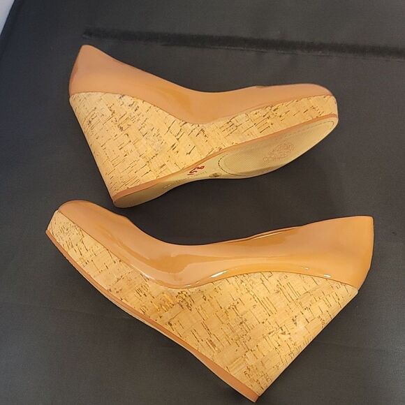 BRAND NEW VINCE CAMUTO SLIP-ON STYLE WOMEN'S WEDGE SHOE G1 - Picture 10 of 16